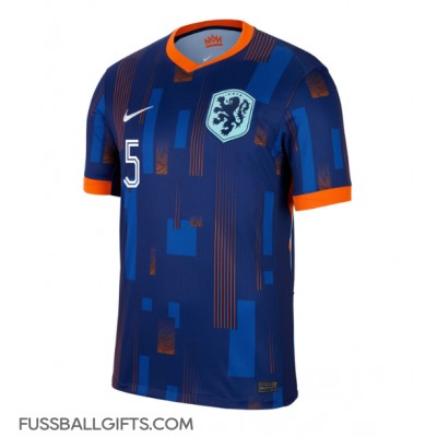 Niederlande Nathan Ake #5 Fußballbekleidung Auswärtstrikot EM 2024 Kurzarm Niederlande Nathan Ake #5 Fußballbekleidung Auswärtstrikot EM 2024 Kurzarm